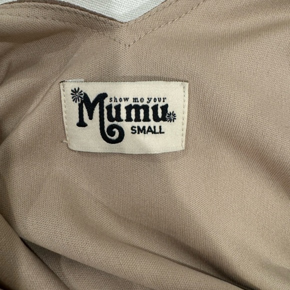 Show me your Mumu Kendall chiffon maxi dress in dune - Picture 4 of 8